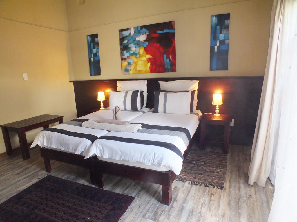 Uzuri Guesthouse Cc ウィントフーク 部屋 写真